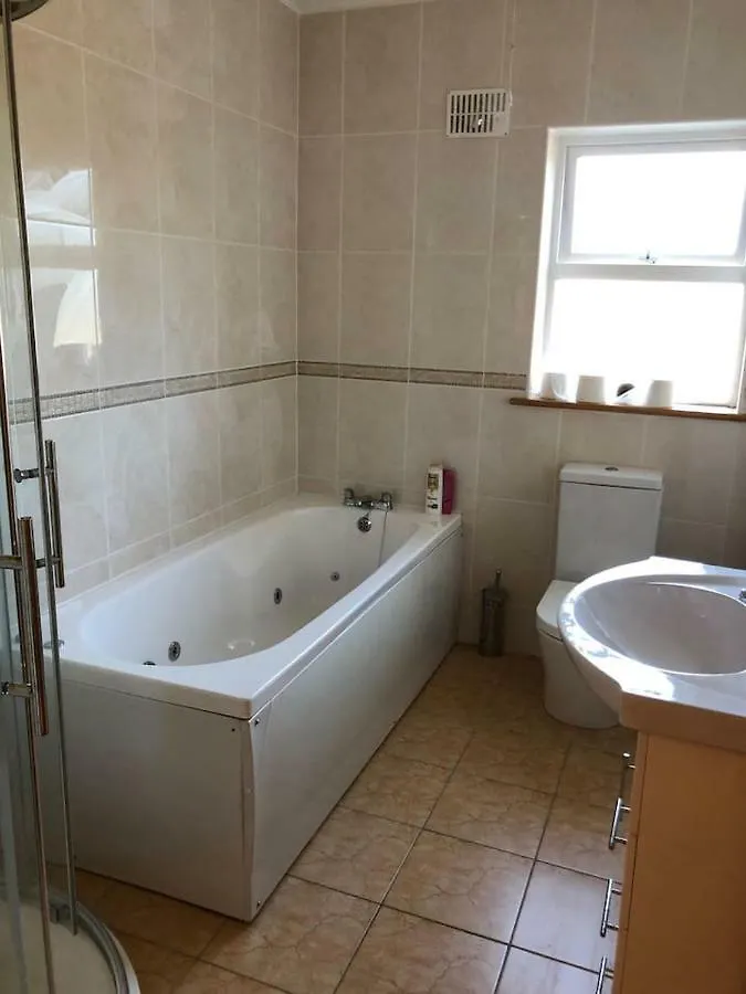 Modern Six Bedroom House Westport 0*,