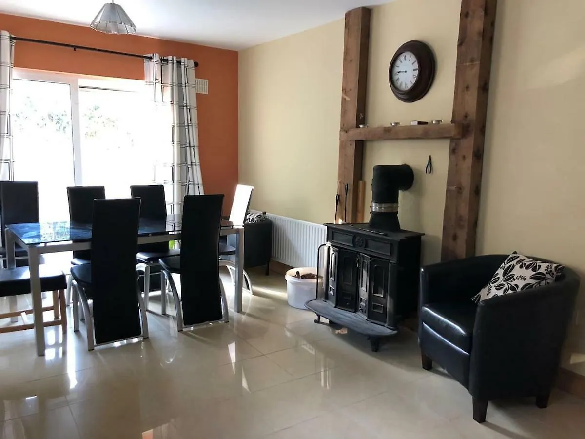 Modern Six Bedroom House Westport